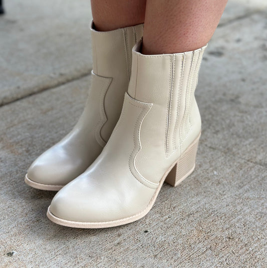 Smooth Cream Boot